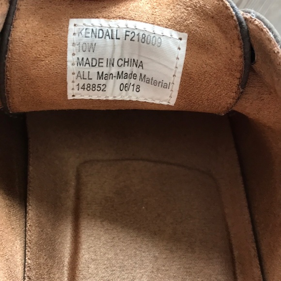 Men’s brown dress shoe - Picture 3 of 7